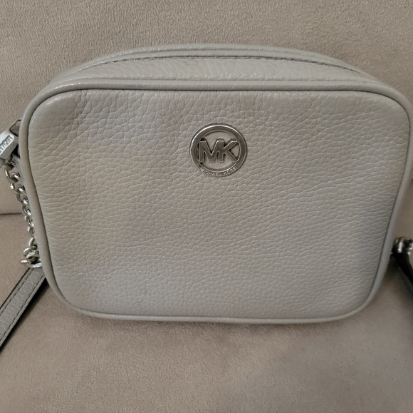 Michael kors women's handbag - Picture 2 of 8